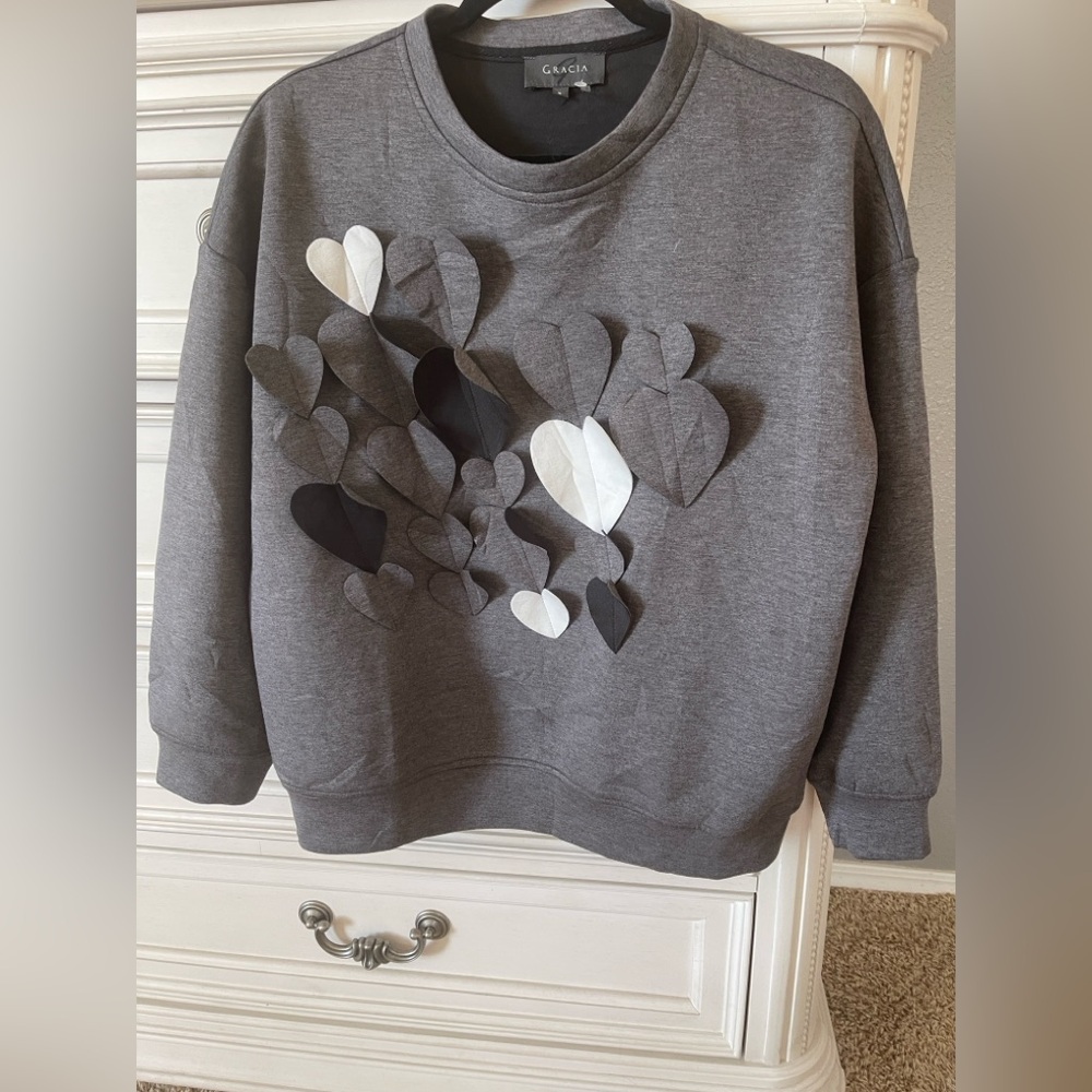 Gracia Crew Neck Sweatshirt , Floating hearts, Romantic S